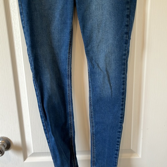 🌻3/$15 Old Navy Rockstar Jeggings-4 - Picture 3 of 9